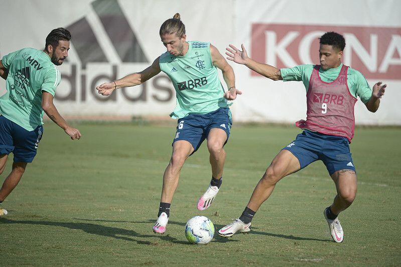 Filipe Luís diz que faltou agressividade no mundial e que não gosta de ver o São Paulo jogar 2 felipe luis