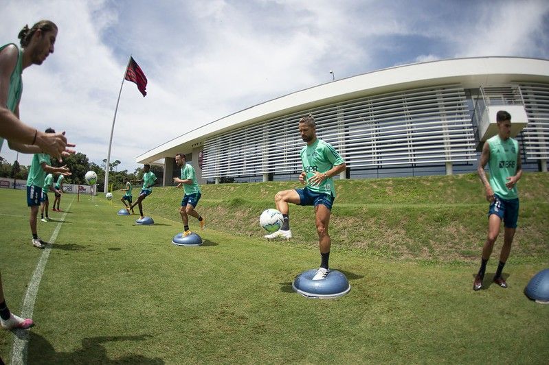 Sem Diego Alves e com Vitinho de volta: como Rogério Ceni deve armar o time do Flamengo 2 flamengoooo