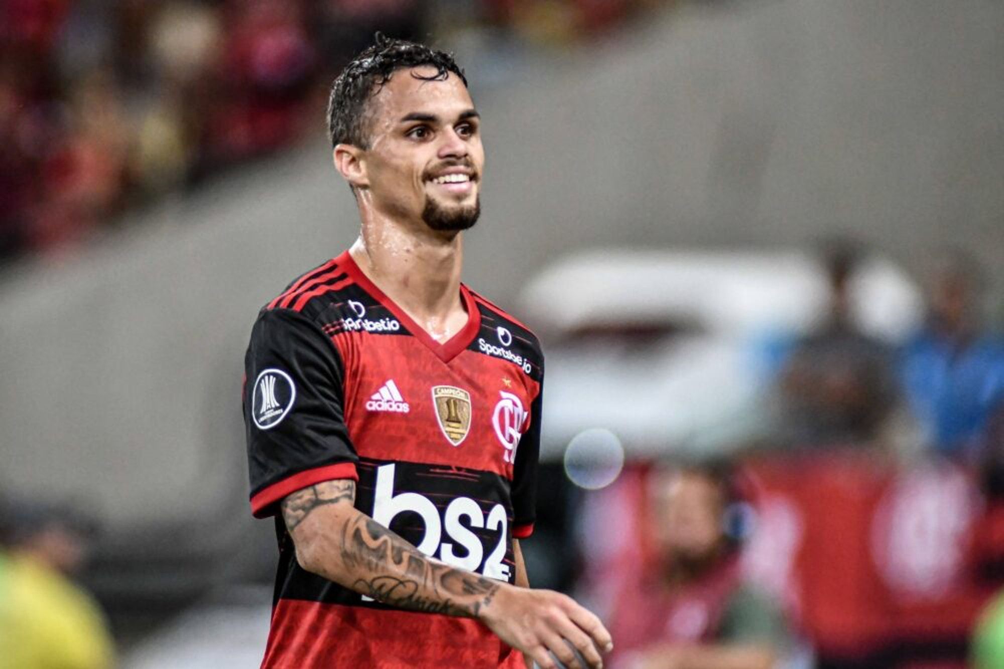 Michael treina com o restante do grupo e deve voltar ao time no clássico contra o Fluminense 2 https wp images.onefootball.com wp content uploads sites 13 2020 08 imago0047044791h 1000x667 1