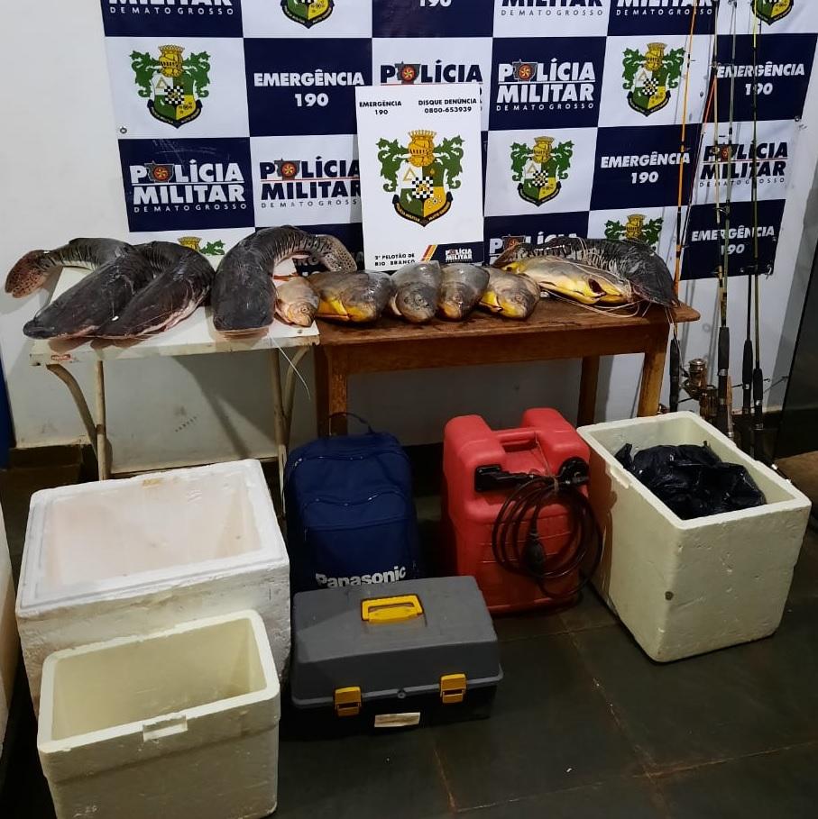 Dupla é pega com apetrechos de pesca predatória e pescado irregular em Lambari D´Oeste 2021 02 01 18:27:28