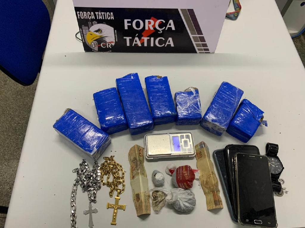 Força Tática intercepta suspeitos e encontra droga em bairro de Rondonópolis 2021 02 01 18:26:49