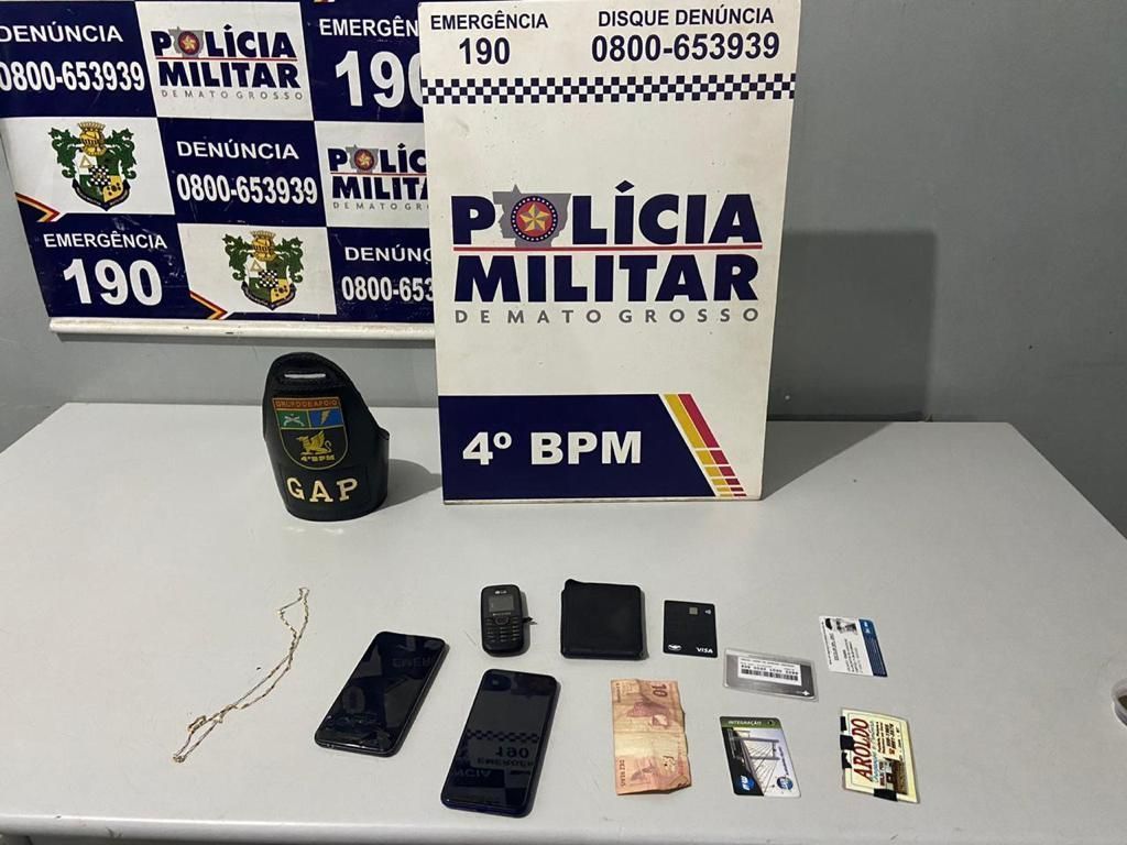 Patrulhamento da PM flagra suspeitos de roubo com celulares de vítima em VG 2021 02 11 11:39:47