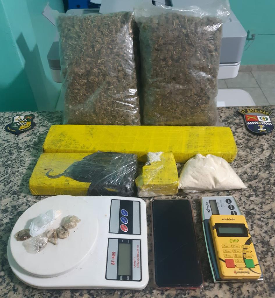 Policiais interceptam reuni%C3%A3o de organiza%C3%A7%C3%A3o criminosa prende dois e apreende droga em Ros%C3%A1rio Oeste 2021 02 10 18:54:41