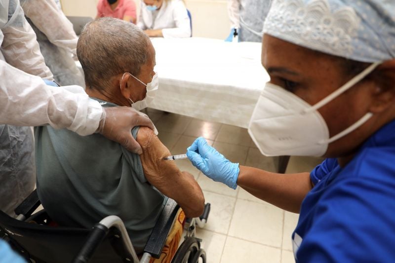 Prefeitura de Cuiabá vacina 136 idosos do Abrigo Bom Jesus 2021 02 03 08:52:23