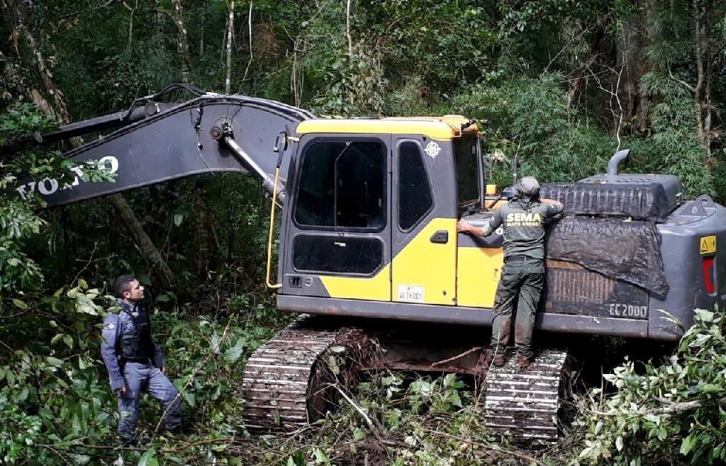 Regional de Cáceres apreende escavadeira usada para desmatamento ilegal em Pontes e Lacerda2021 02 02 08:44:04
