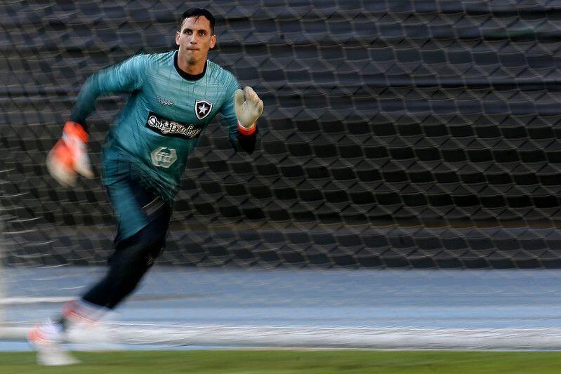 Gatito Fernandez, do Botafogo, é oferecido ao Flamengo e clube estuda contratação do paraguaio 2 48382647031 07fe7a2fc5 c