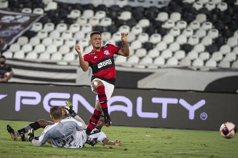 Artilheiro do Campeonato Carioca, Rodrigo Muniz comemora boa fase e oportunidades no time principal 82 51000907010 ecabb3f7eb c