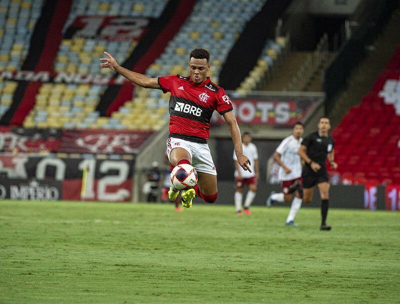 Rodrigo Muniz se destaca no início do Carioca e desperta interesse de vários clubes 76 51037355476 a53d5d3cc3 c