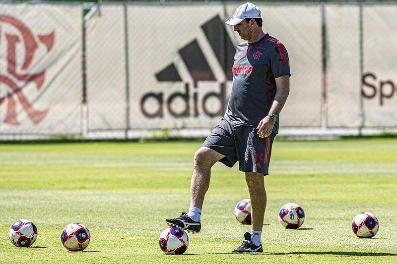 Insucesso na contratação de Rafinha pode acarretar em problemas de contratações pedidas por Rogério Ceni 2 51063034792 1c6ebe66db c