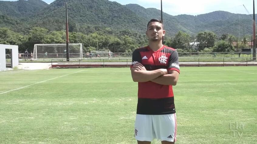 Fabrizio Peralta é apresentado como jogador do Flamengo e diz que está realizando um sonho 2 6057a35cead6d
