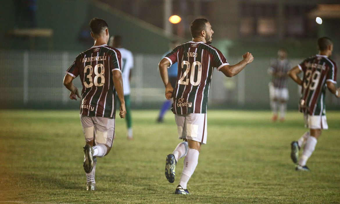 Carioca Fluminense supera Boavista por 2 a 0 em