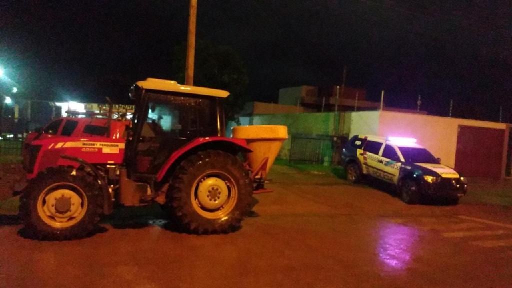 Cerco policial intercepta e prende homem que furtava trator de propriedade rural em Brasnorte 2021 03 03 10:46:25