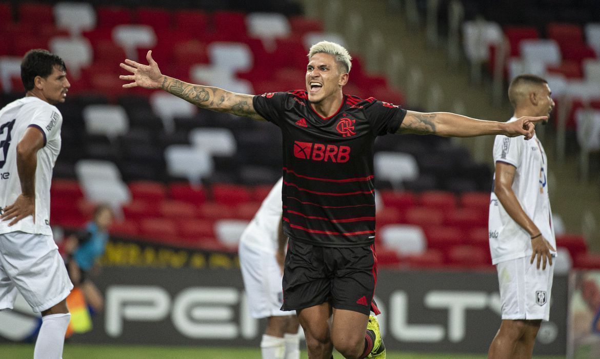 Após oito meses de parceria, Flamengo e BRB atingem a marca de 200 mil contas abertas 2 Flamengo supera Resende e assume liderança do Carioca