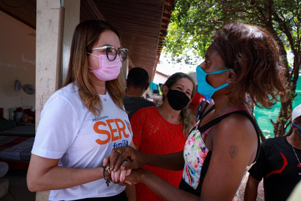 Primeira dama entrega alimentos para pessoas em situação de rua atendidas por comunidade terapêutica de Cuiabá2021 03 18 18:49:59