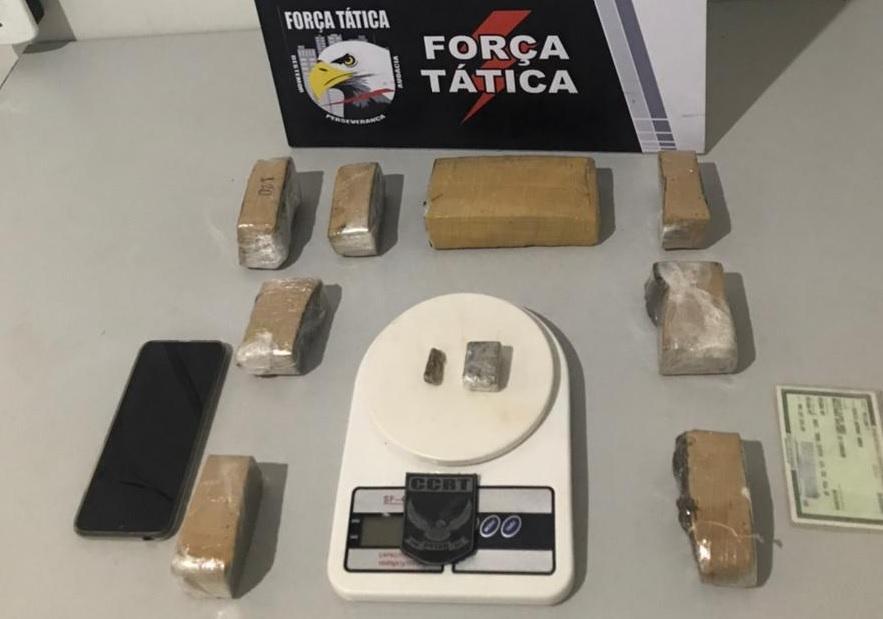 Rapaz dispensa objeto e policiais percebem ser droga em Tangará da Serra 2021 03 03 22:22:28