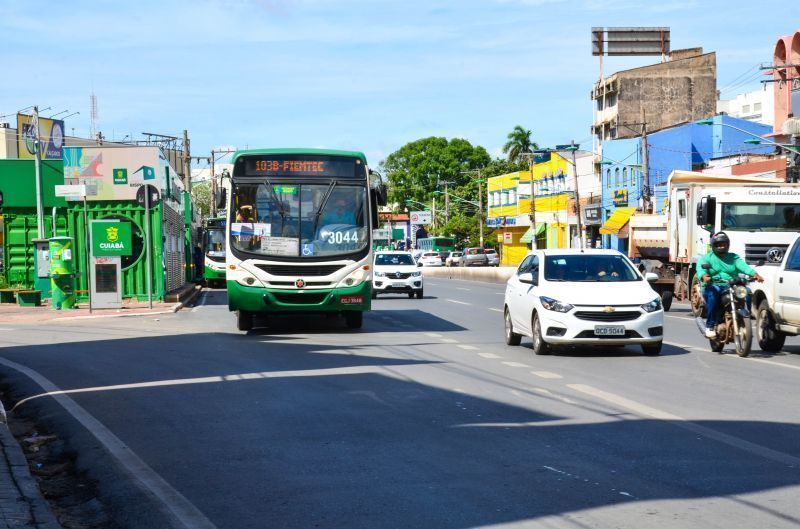 Toque de recolher em Cuiabá continua das 21h às 5h; ônibus circulam com 100 da frota 2021 03 31 07:36:27