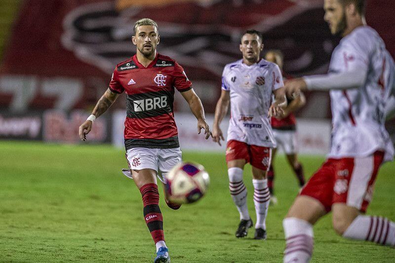 Marcos Braz fala sobre negociação de Arrascaeta e garante Ceni no comando: "Jogadores aprovam trabalho" 2 Arrascaeta