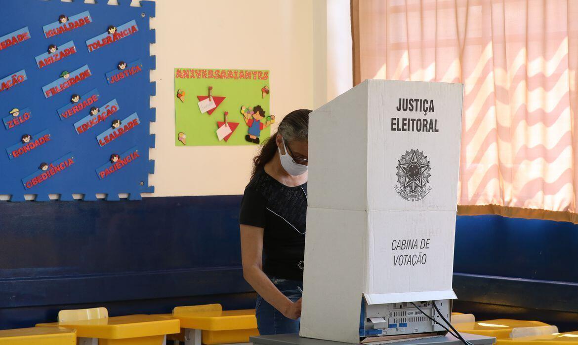 votar , eleicoes, urna