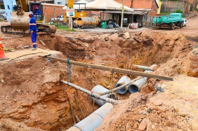 Obra de pavimentação do bairro Jardim Vitória é retomada pela Prefeitura de Cuiabá 2021 04 02 13:40:49