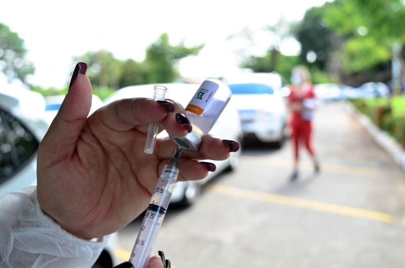 Pessoas com segunda dose atrasada podem comparecer aos polos do Centro de Eventos do Pantanal ou UFMT para concluir imunização contra a covid 19 2021 04 16 09:15:31
