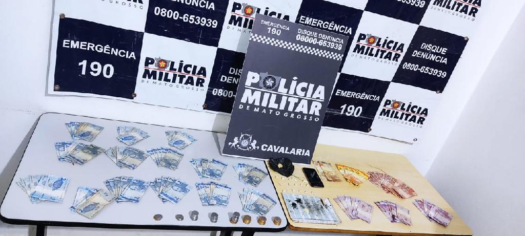Policiais da Cavalaria prendem casal com 16 porções de drogas no Beco do Candieiro 2021 04 14 17:20:11