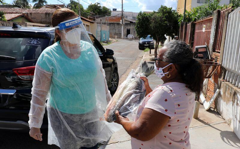 Prefeitura de Cuiabá atende quase 300 idosos com a entrega de pescado 2021 04 02 13:38:22