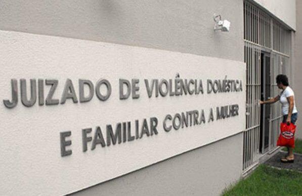 Projeto garante à mulher agredida direito de ajuizar ação de separação no Juizado de Violência Doméstica 2021 04 26 12:46:29