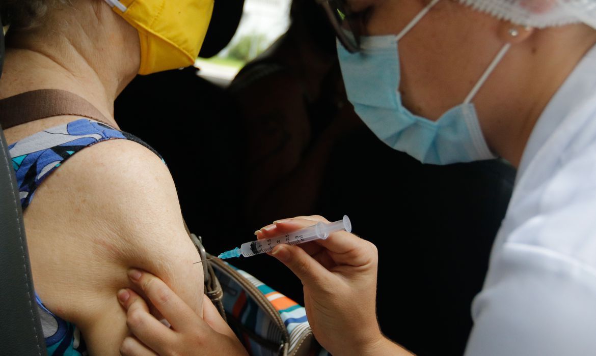 UFPR anuncia pesquisa sobre vacina contra a covid 19