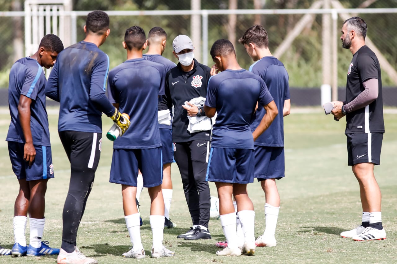 canal oficial corinthians sub 17 realiza treino tecnico no ct da base 60830a1ebbe3d