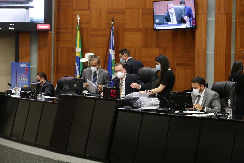 deputados aprovam por unanimidade projeto do governo de mt que isenta pagamento do ipva