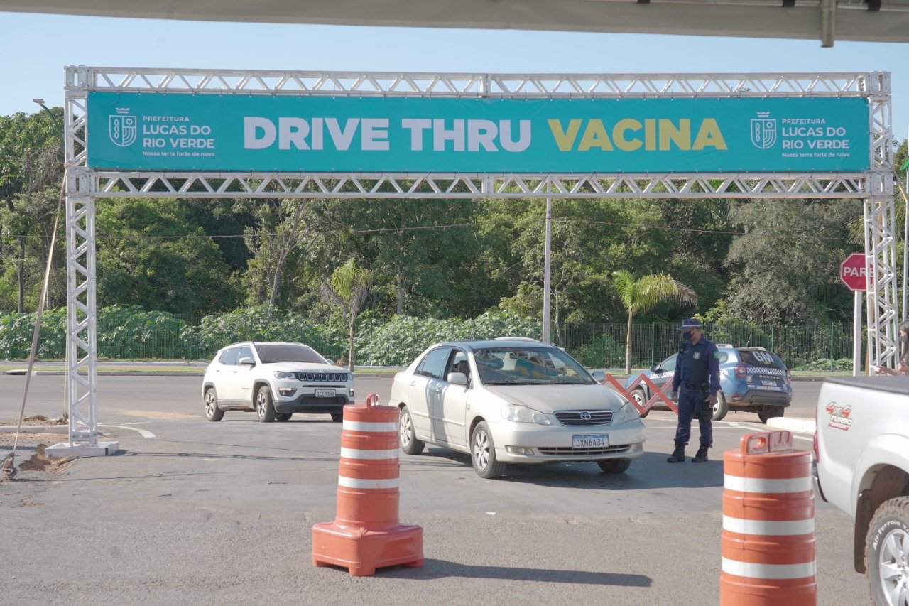 drive thru vacinacao 1