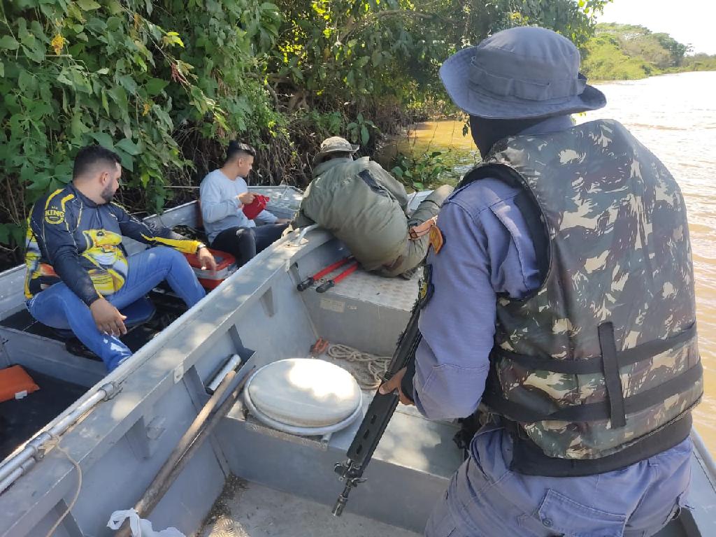 fiscalizacao retira armadilhas dos rios e acompanha lufada de peixes no pantanal; veja video