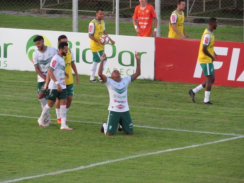 gol isac comemora lec