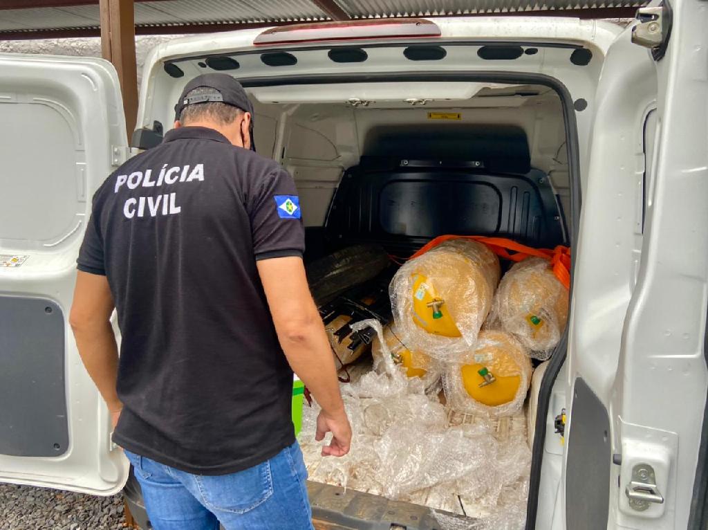 ipem mt e policia civil apreendem mercadorias e suspendem atividades de empresa clandestina