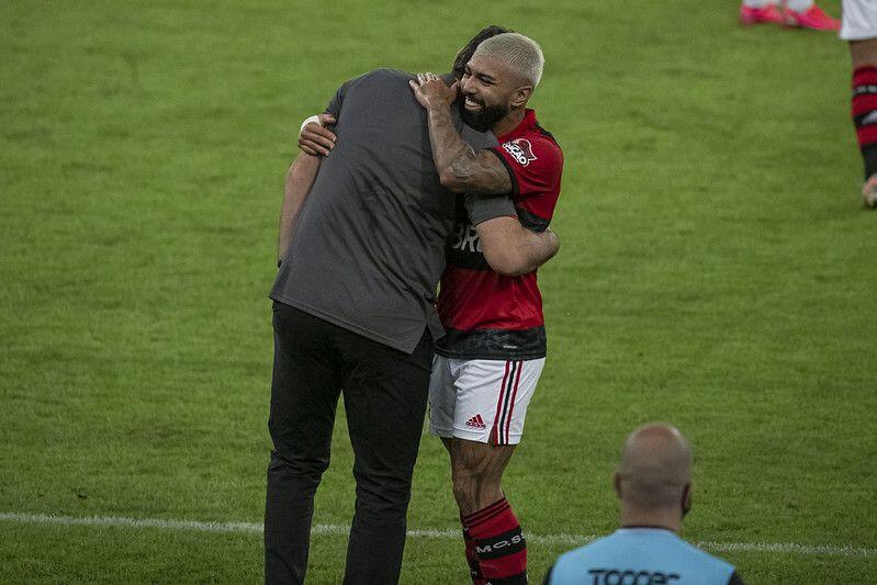 Ceni brinca dizendo que Gabigol 'gosta de reclamar' e elogia postura diferente como capitão 3 51167703465 c3881d75c1 c