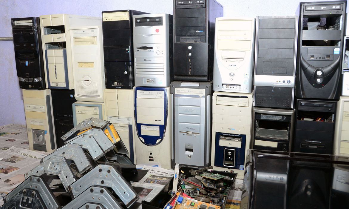 Agência Brasil explica como é o descarte correto do lixo eletrônico