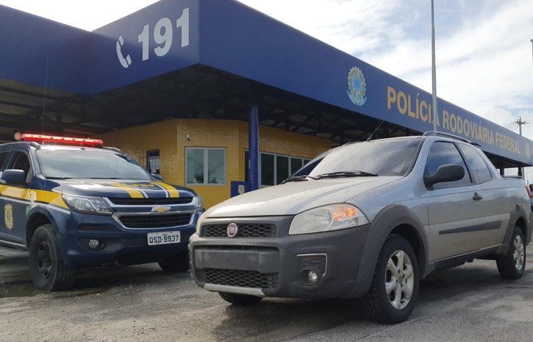 Ação conjunta entre PRF na Paraíba e Polícia Militar prende acusados de assalto a sítio em zona rural de Juripiranga 2021 05 16 12:26:34