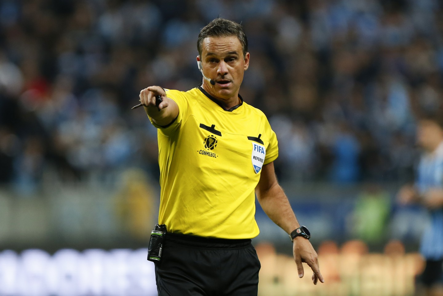 conmebol divulga equipes de arbitragem para proximas rodadas das eliminatorias