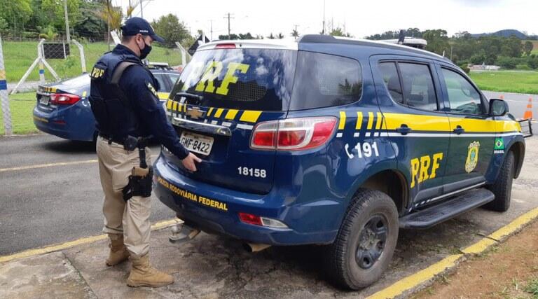 em floriano pi homem e preso pela prf na br 343 com mandado de prisao em aberto acusado do crime de roubo qualificado