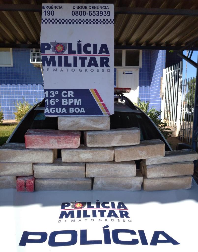 pm intercepta mulher com 31 tabletes de maconha em terminal rodoviario de agua boa