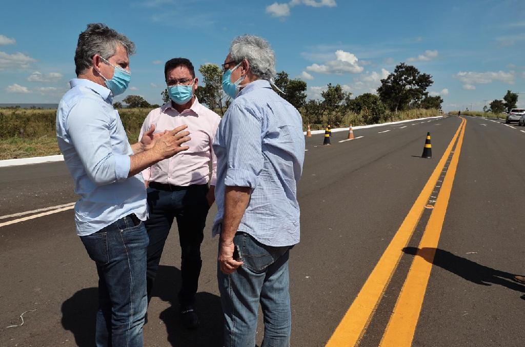 “era uma divida historica que o estado tinha com a regiao” afirma governador ao vistoriar obras em rodovias