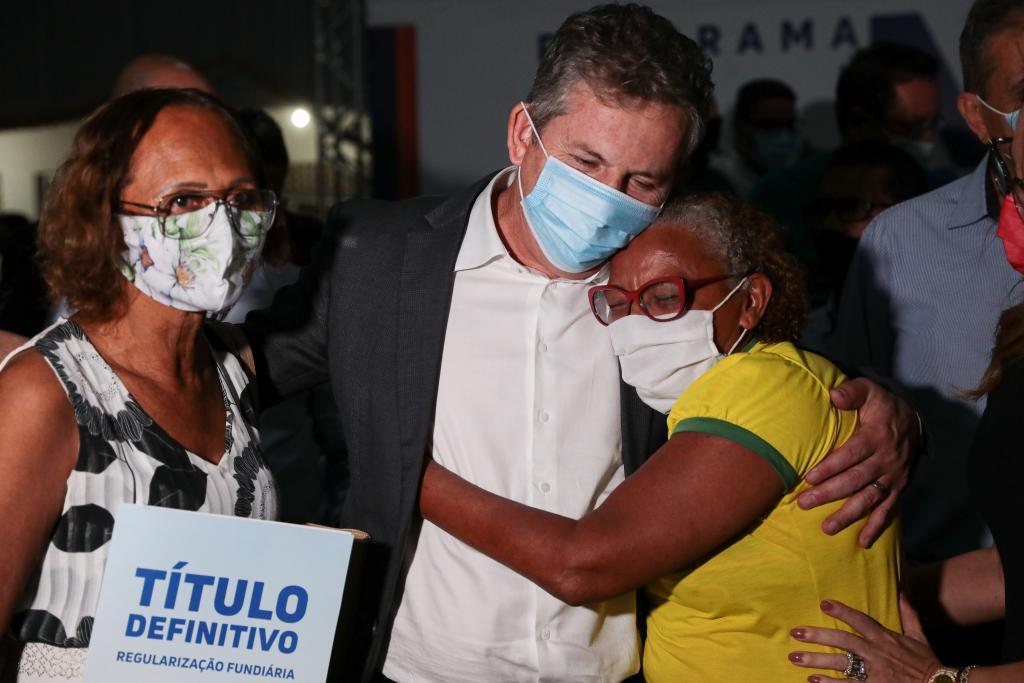 agora eu tenho a garantia legal e posso afirmar que essa casa e minha celebra moradora que aguardava titulo de propriedade ha 30 anos