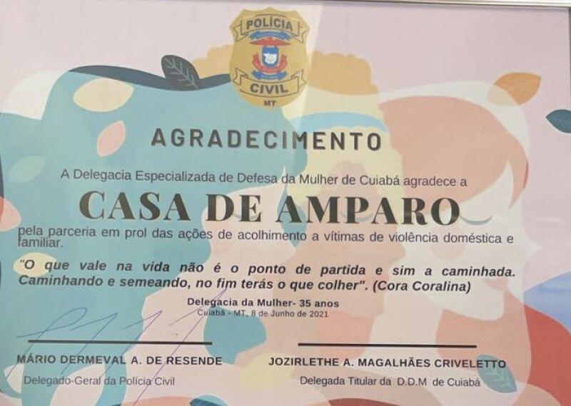 delegacia da mulher reconhece servicos prestados pela casa de amparo e presta homenagem