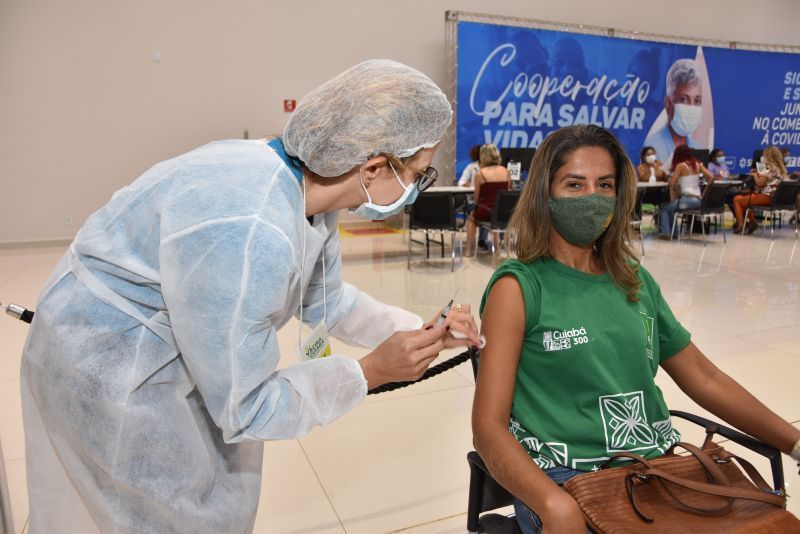 mais de 12 mil profissionais da educacao basica receberam a primeira dose de vacina contra a covid 19 em cuiaba