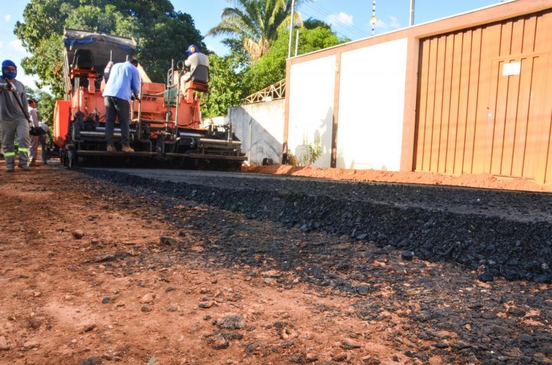 programa minha rua asfalta alcanca ruas do vila guimaraes com obra de pavimentacao