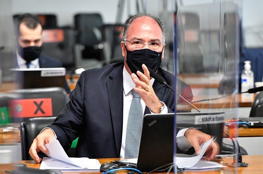 bezerra pazuello confirma que foi avisado por bolsonaro de suspeitas de irregularidades