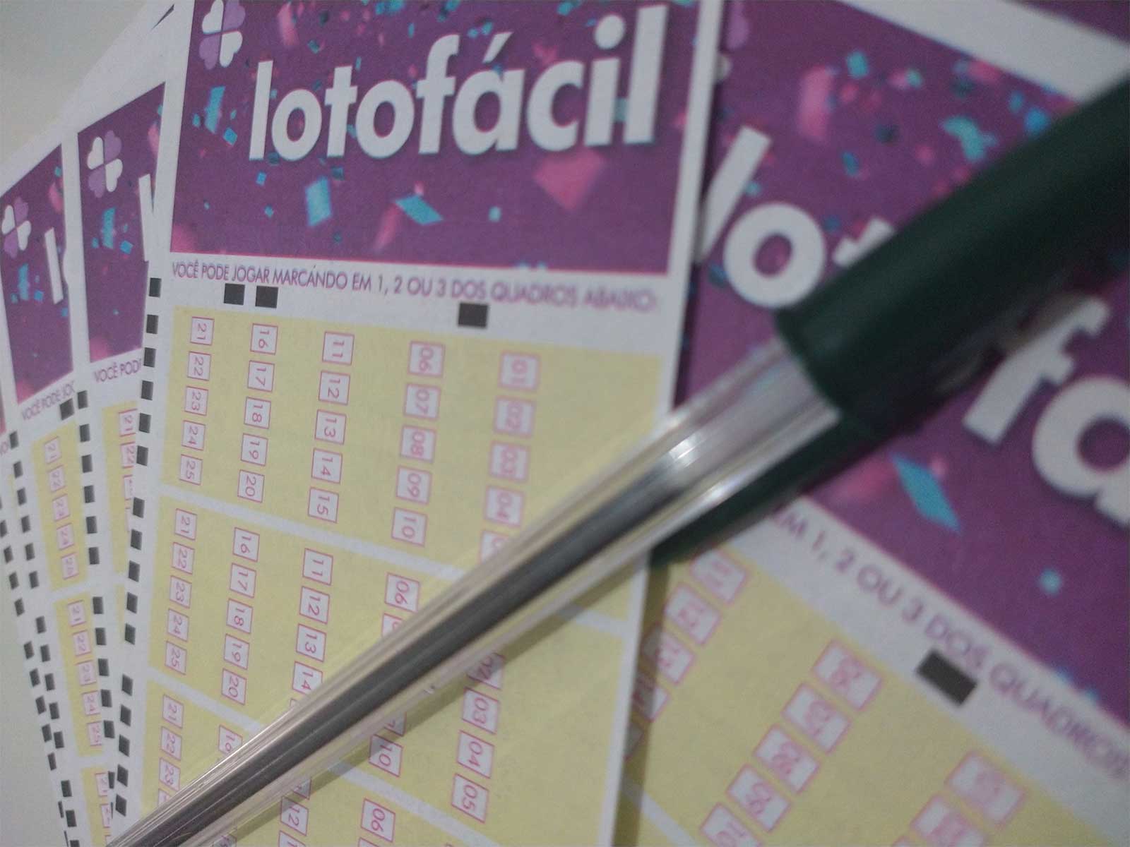 O resultado da Lotofácil Concurso 2251 foi divulgado na noite de hoje, quarta-feira, 9 de junho (09/06). O prêmio da loteria está estimado em R$ 1,5 milhão