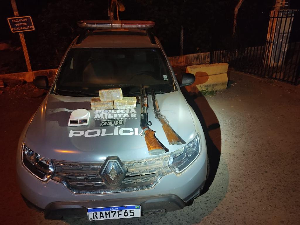 cavalaria prende membros de organizacao criminosa com armas e droga em nossa senhora do livramento