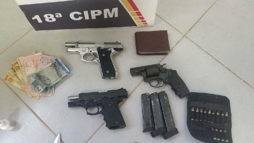 cinco suspeitos de homicidio sao presos com pistolas e revolver em sao jose do rio claro