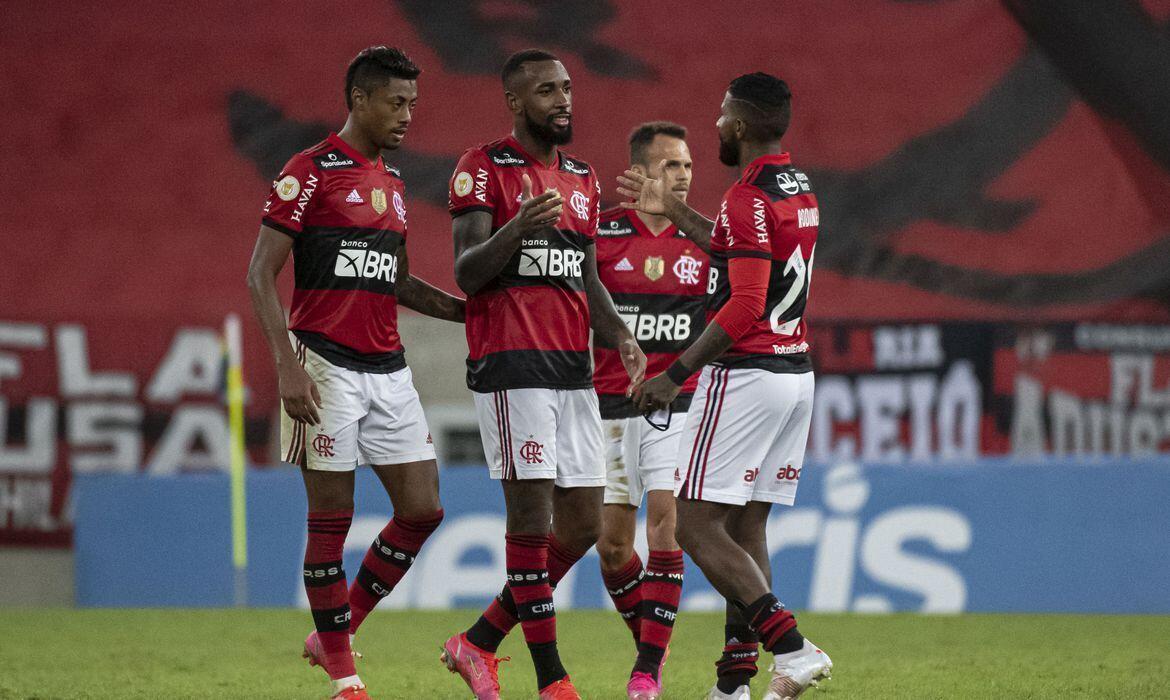 na despedida de gerson flamengo bate fortaleza no maracana